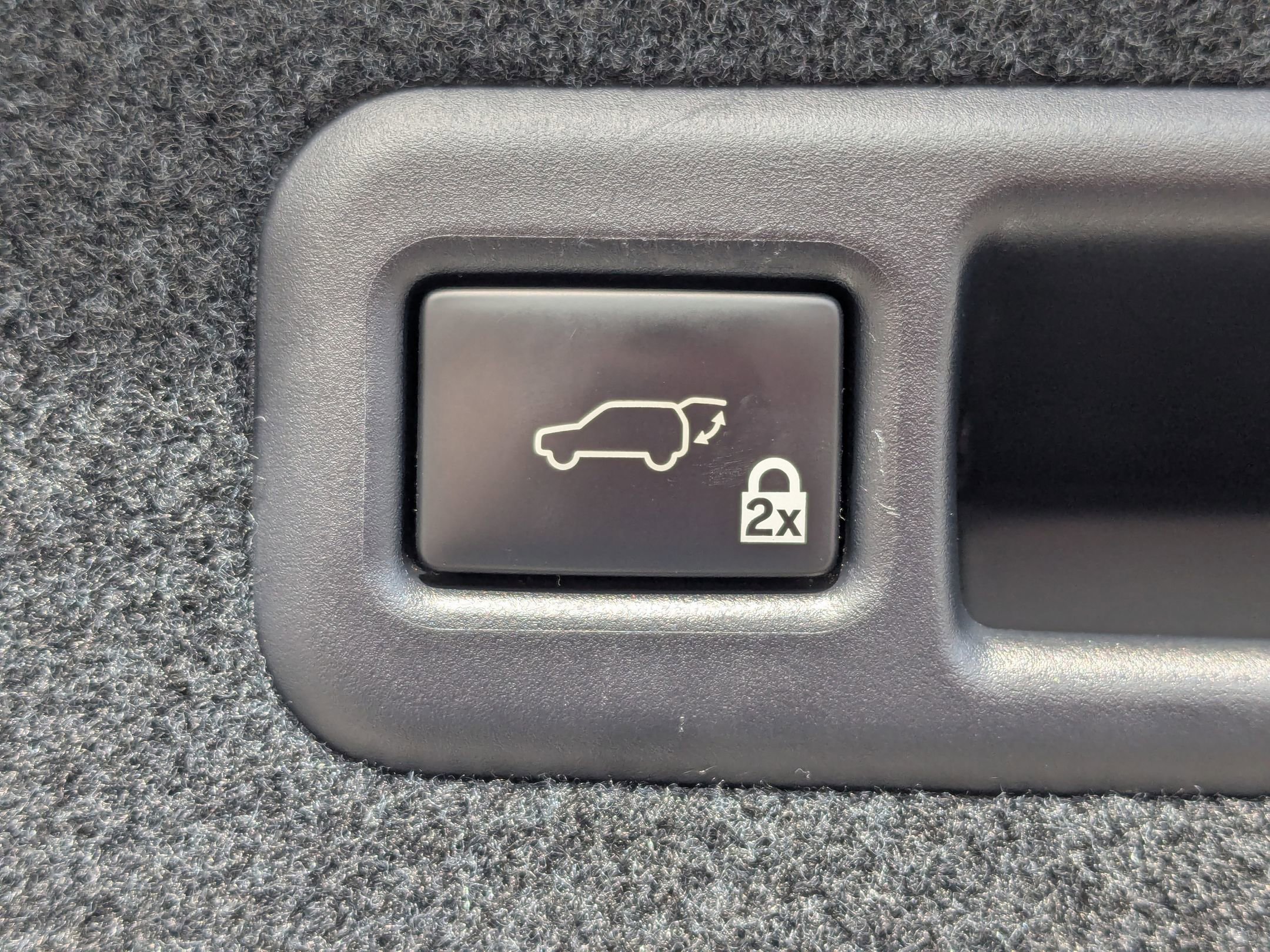 Used 2018 Lexus RX 350L FWD w/ Premium Package image 27