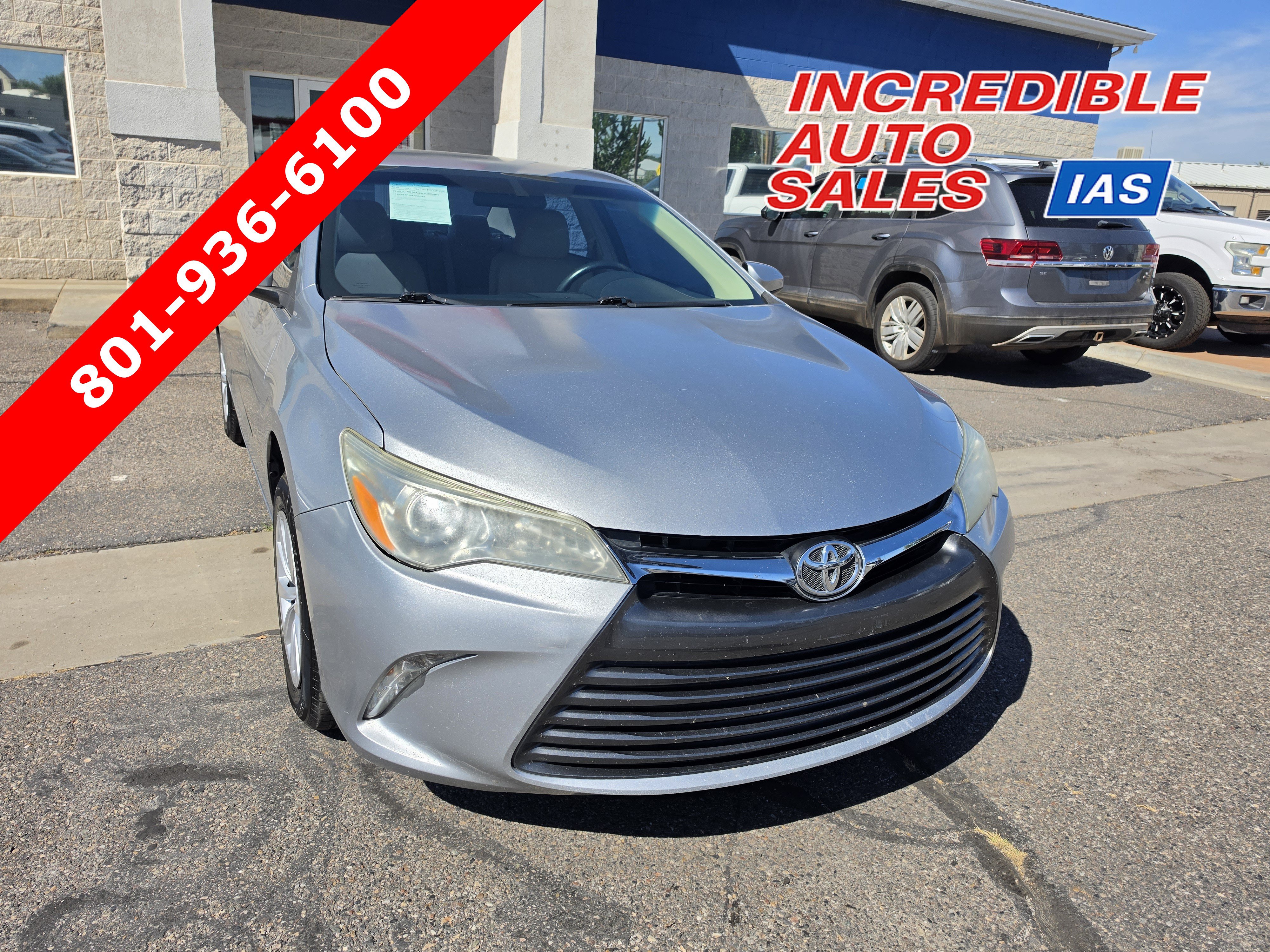 Used 2017 Toyota Camry LE FWD image 1