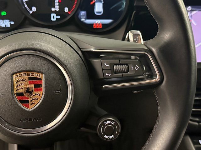 Certified 2024 Porsche Macan image 16