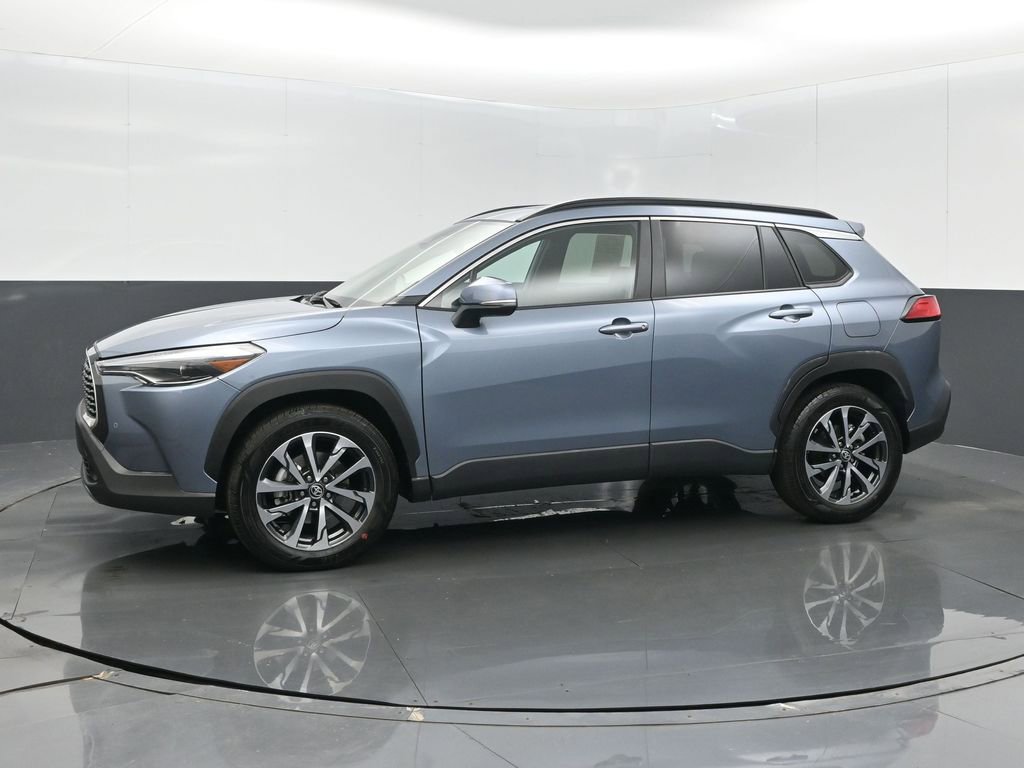 Used 2024 Toyota Corolla Cross XLE w/ Convenience Package image 10