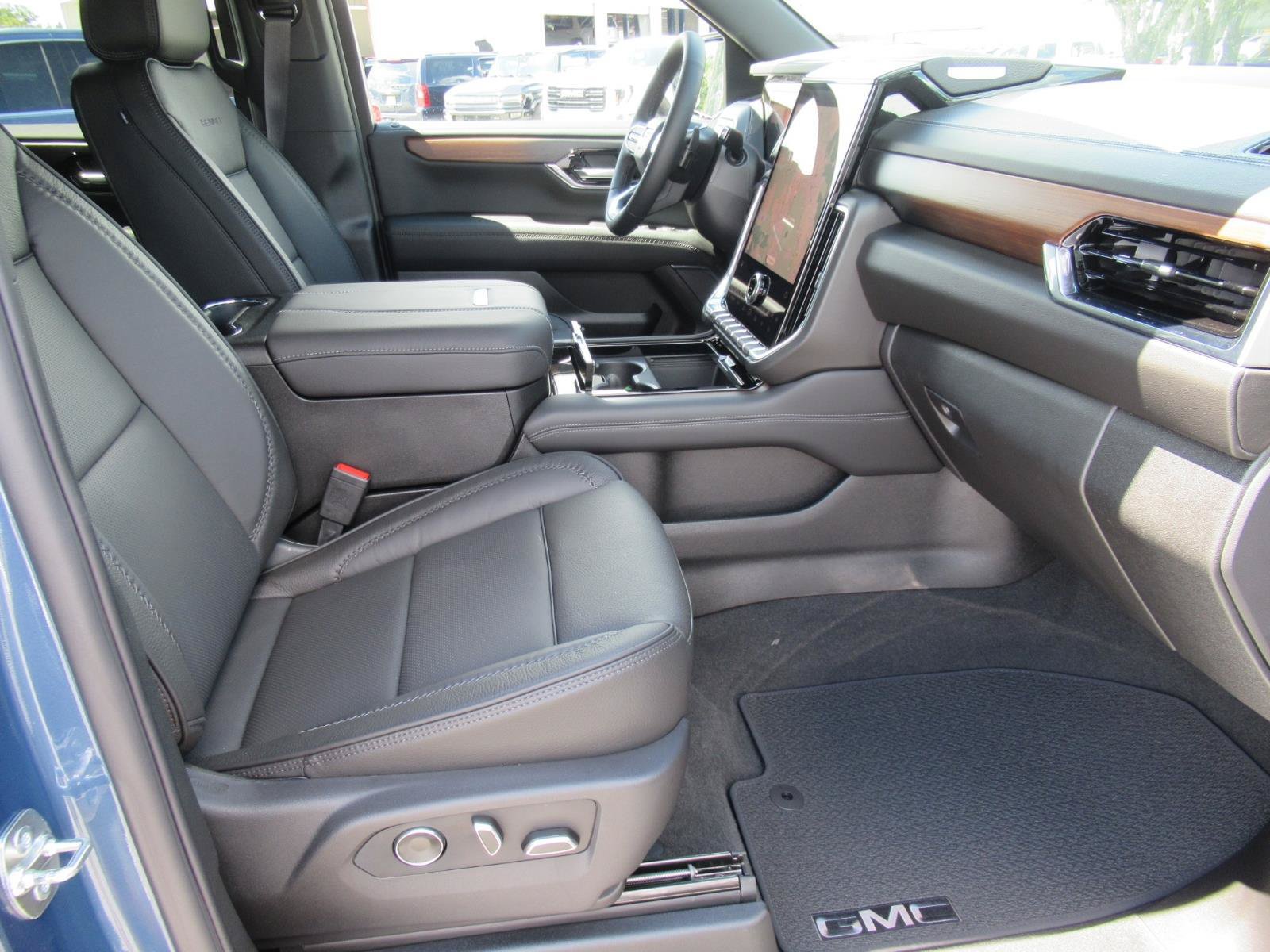 New 2026 GMC Yukon Denali w/ Sun & Power Step Package RWD image 10