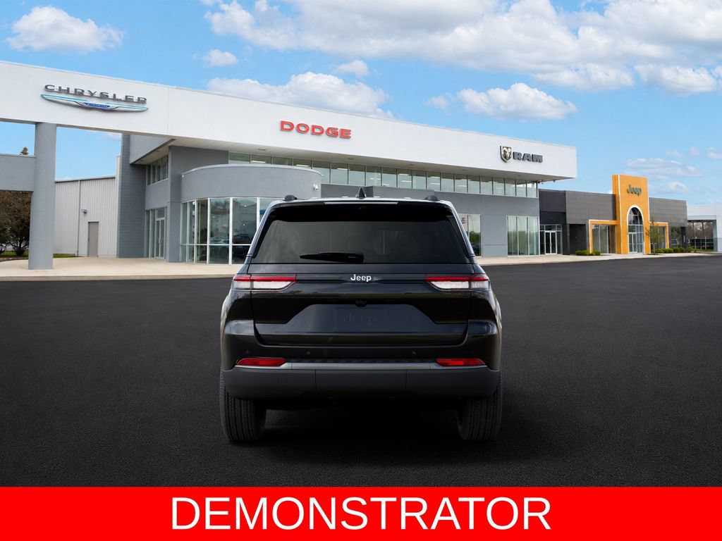 New 2026 Jeep Grand Cherokee Limited AWD/4WD image 7