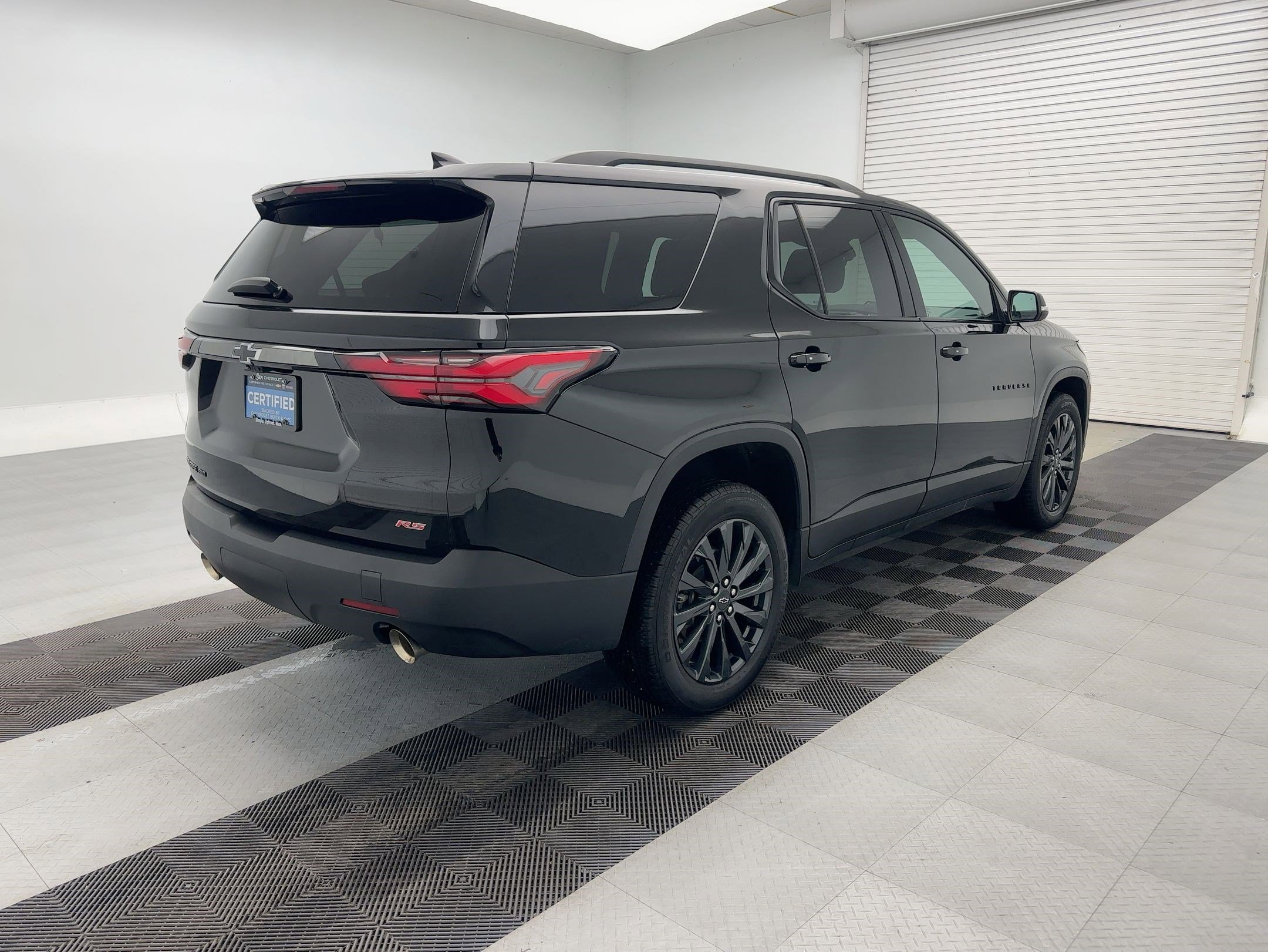 Certified 2023 Chevrolet Traverse RS image 9