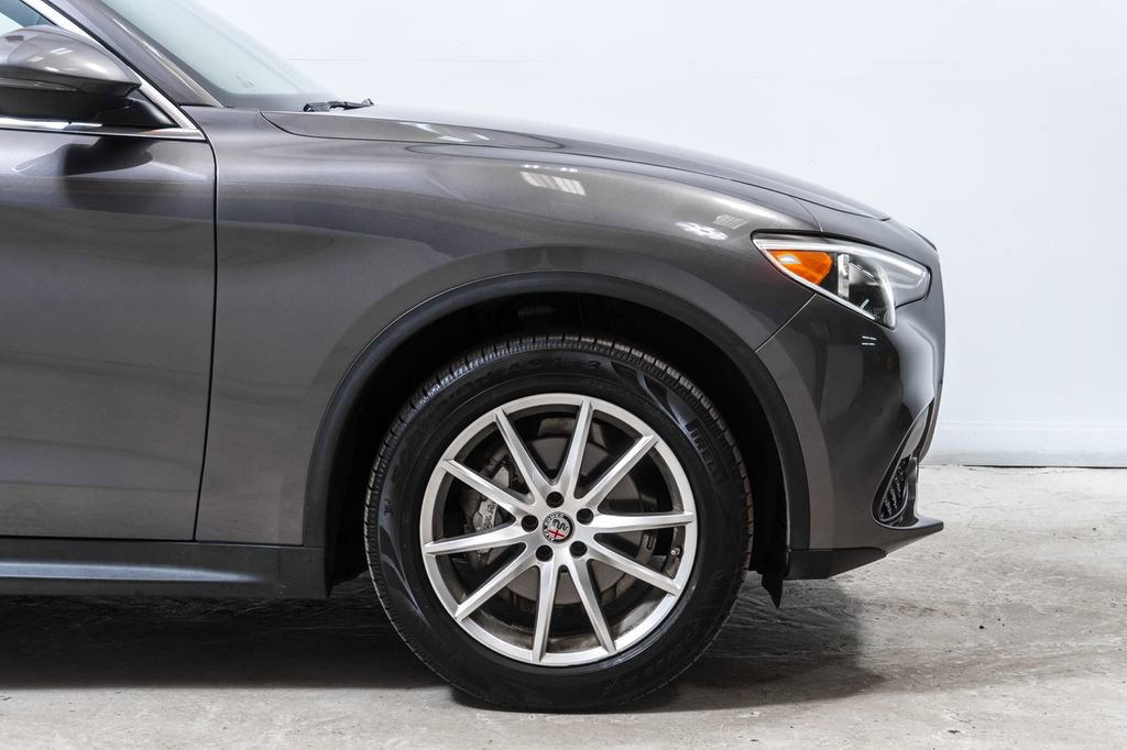 Used 2018 Alfa Romeo Stelvio Ti AWD/4WD image 12