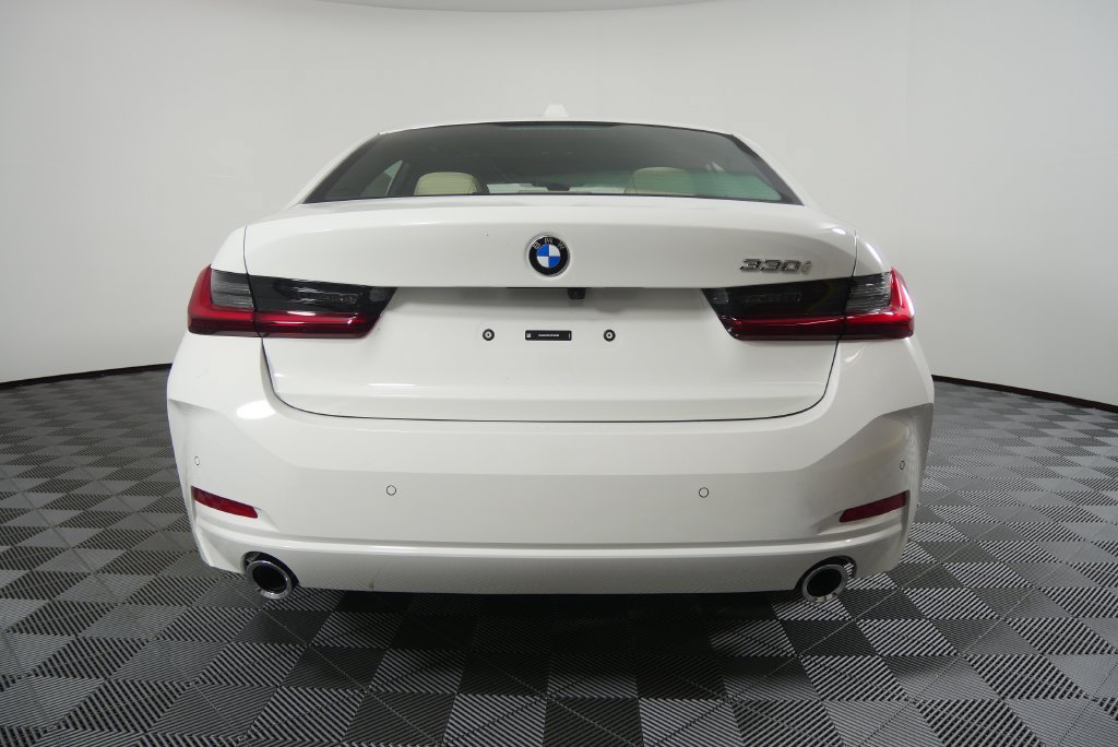 Used 2026 BMW 330i Sedan w/ Convenience Package RWD image 5