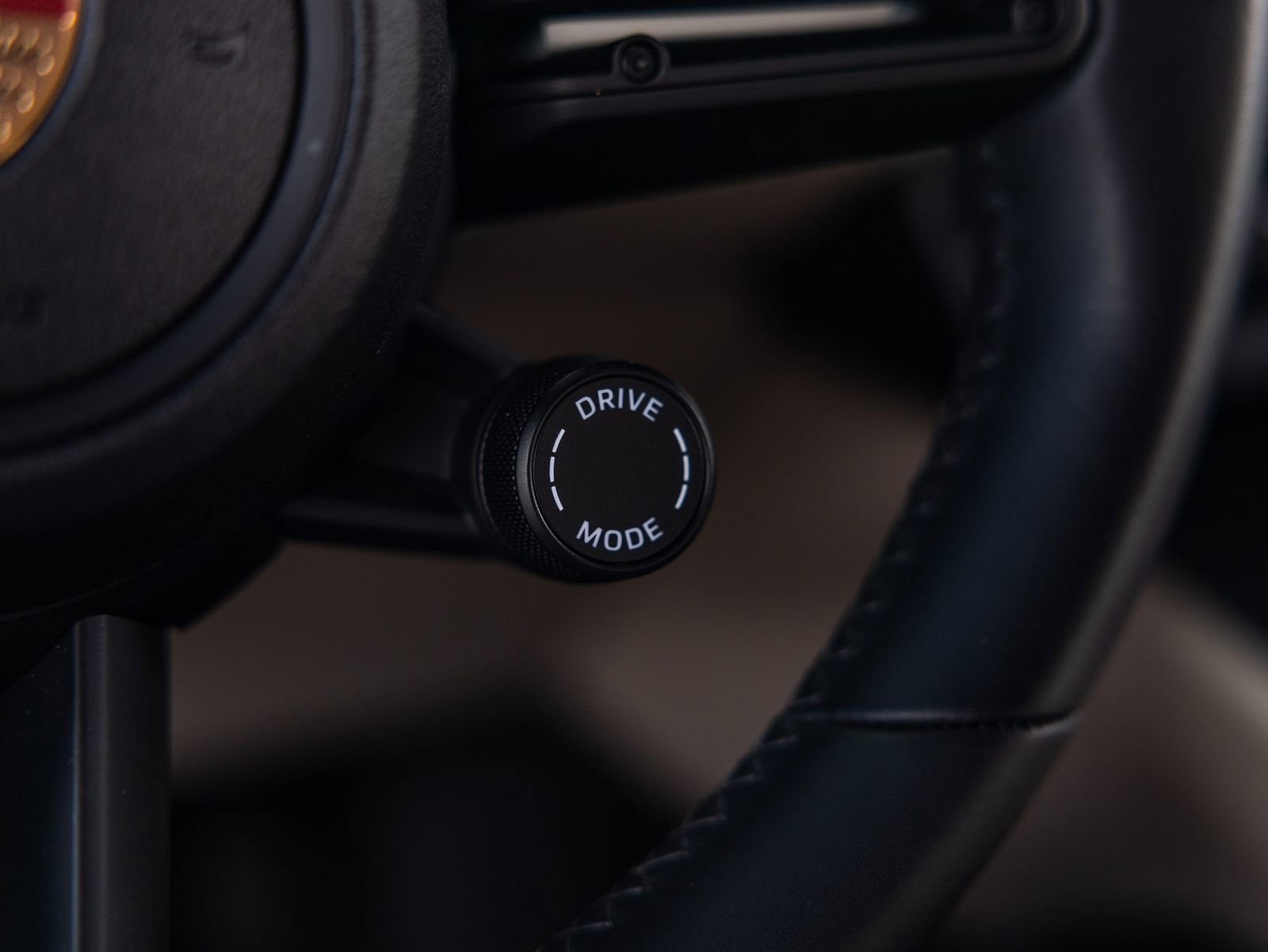 Certified 2025 Porsche Macan Electric image 50