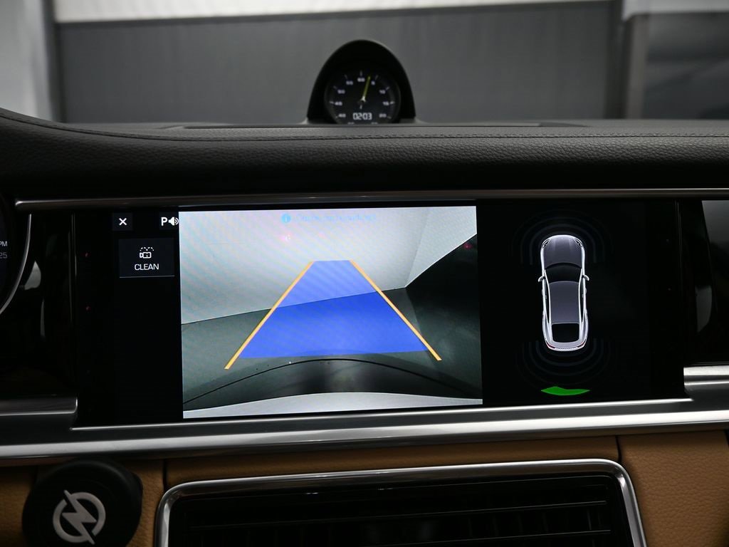 Used 2018 Porsche Panamera 4 image 9