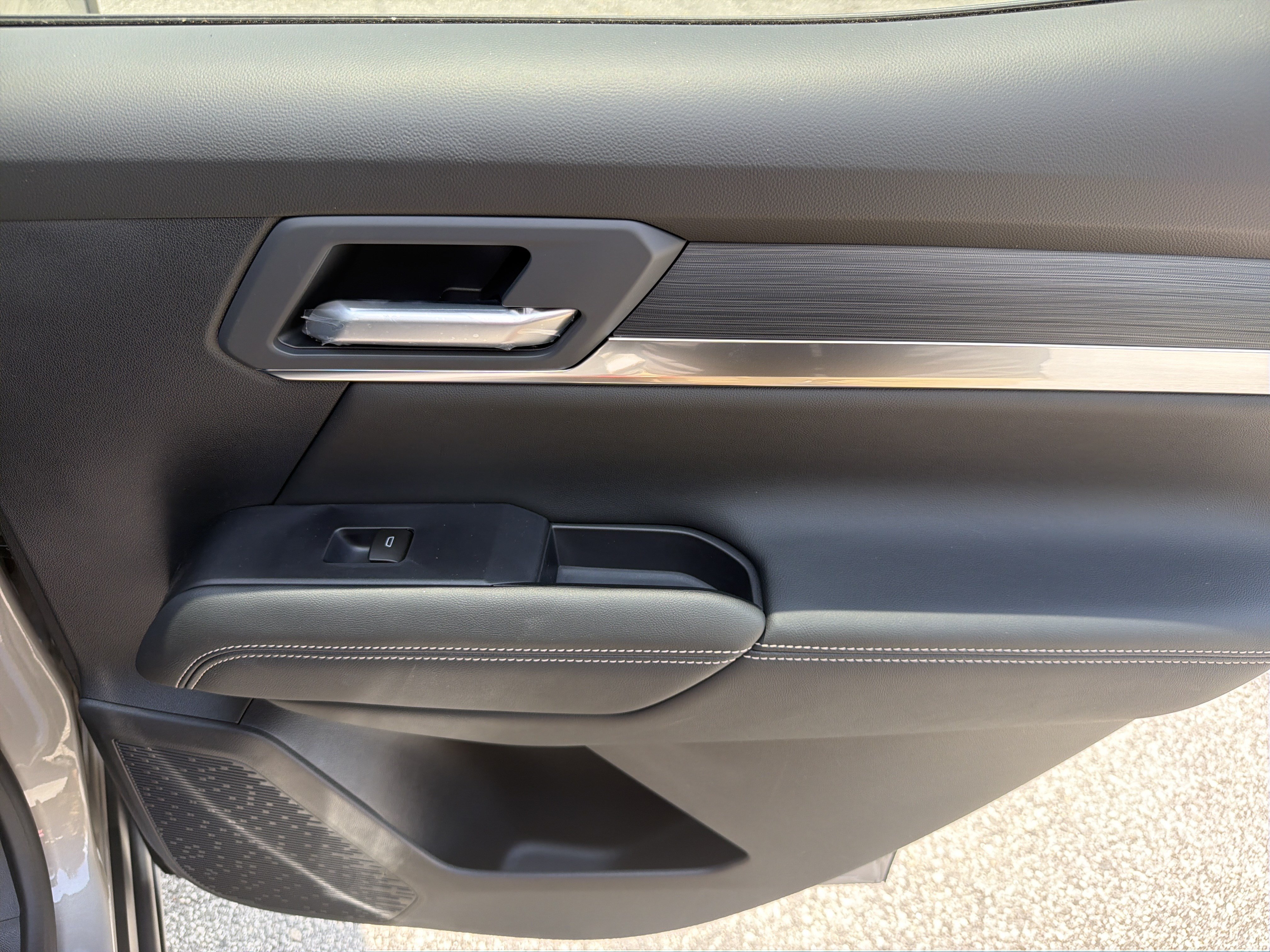 New 2026 GMC Terrain Elevation w/ LPO, Floor Liner Package FWD image 17