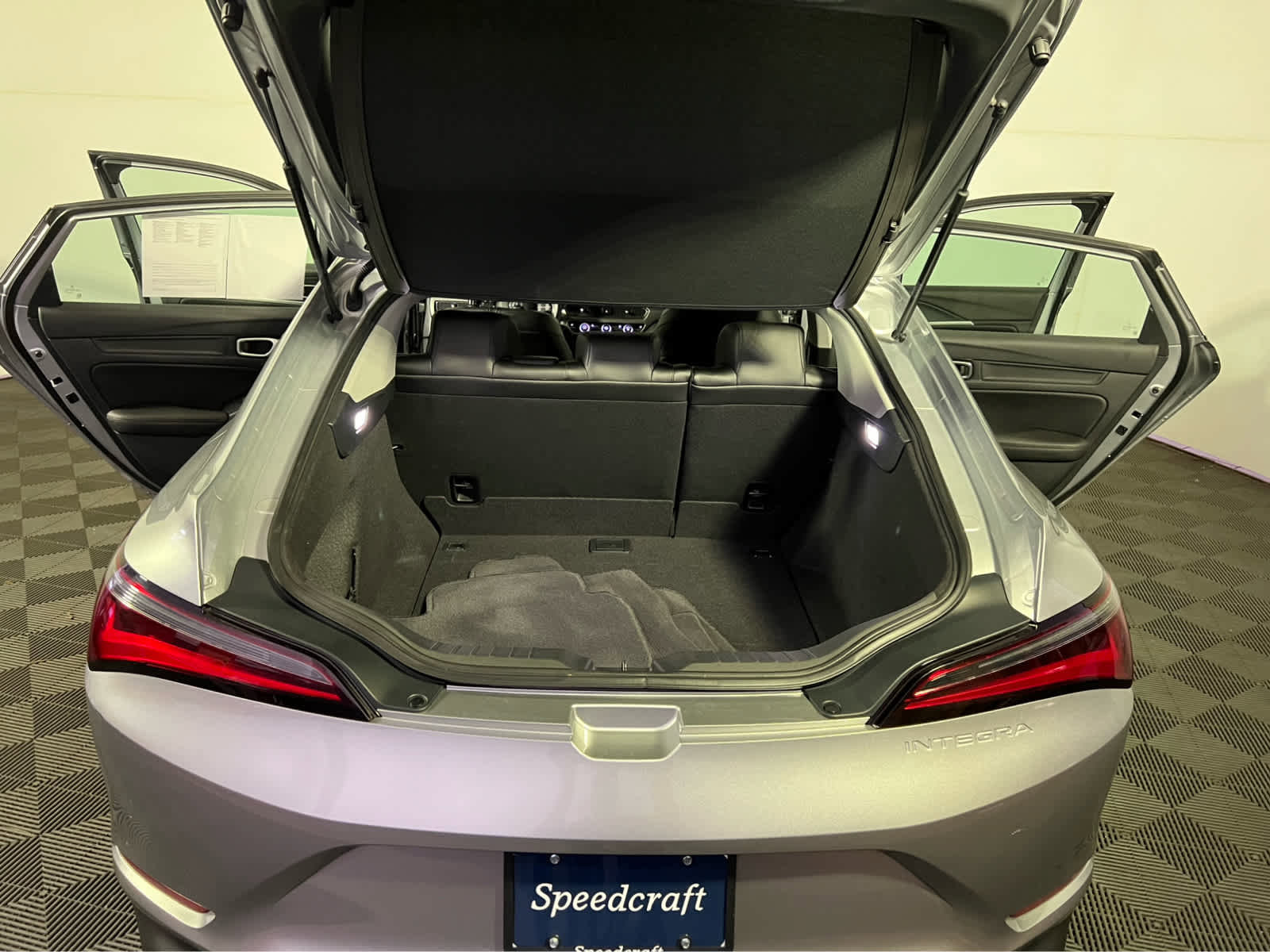Used 2025 Acura Integra FWD image 26