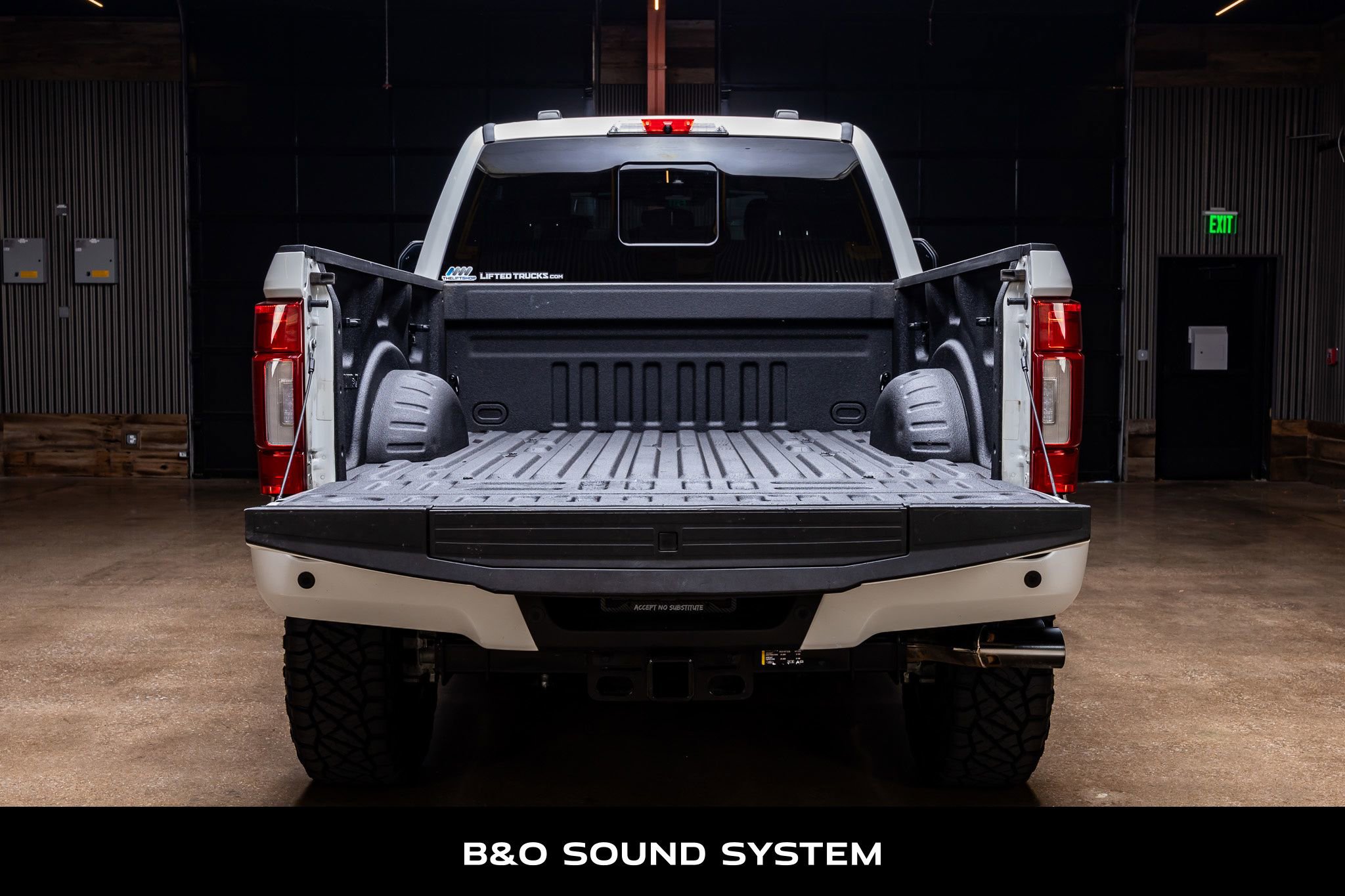 Used 2022 Ford F250 Platinum w/ FX4 Off-Road Package image 9