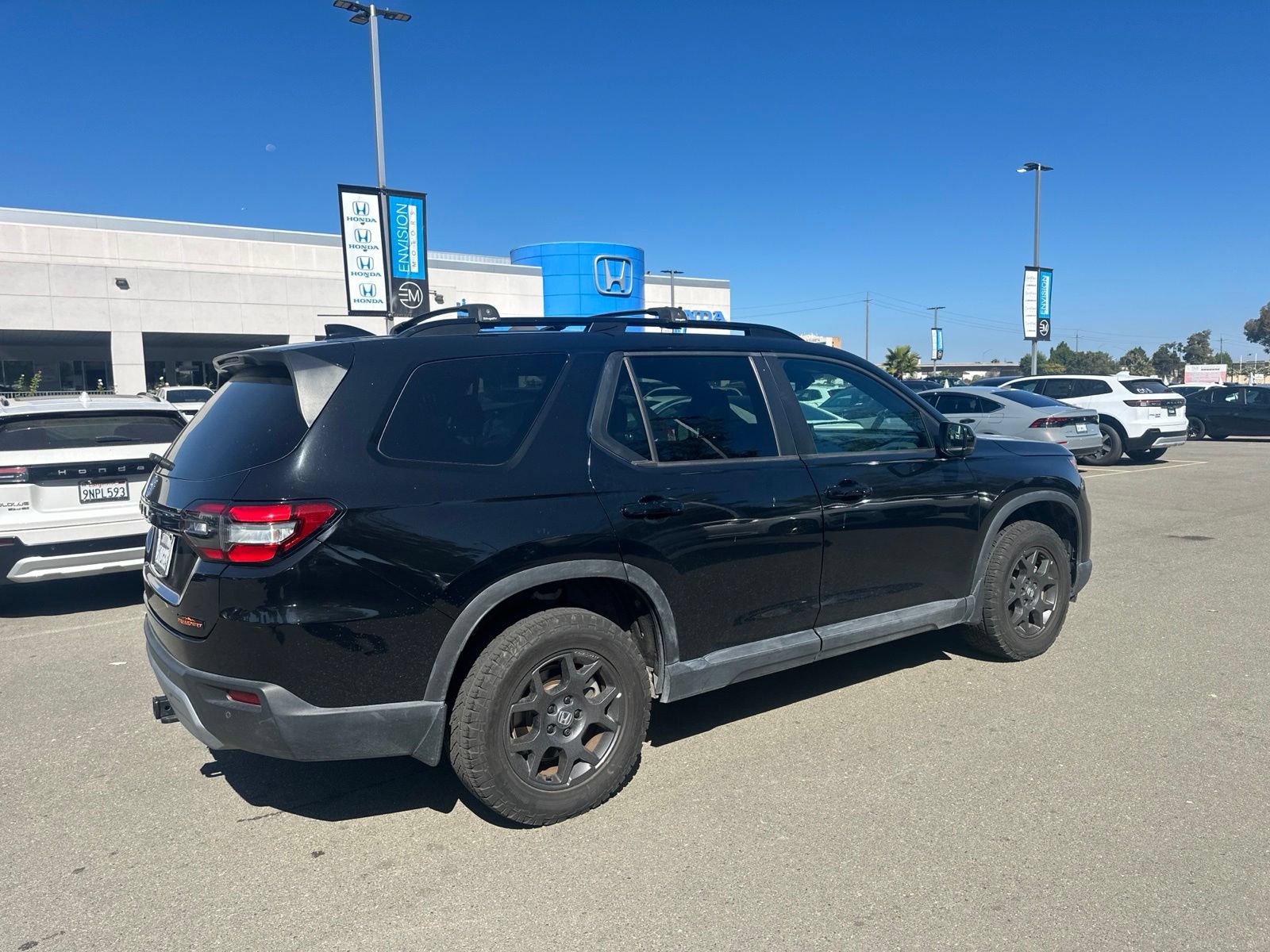 Used 2024 Honda Pilot TrailSport image 3