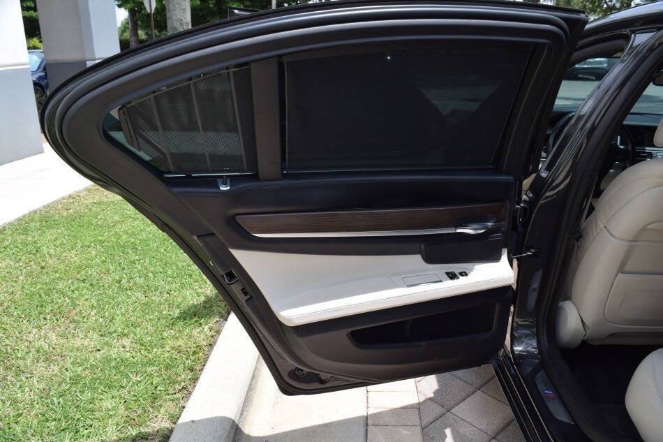 Used 2015 BMW 750i RWD image 76