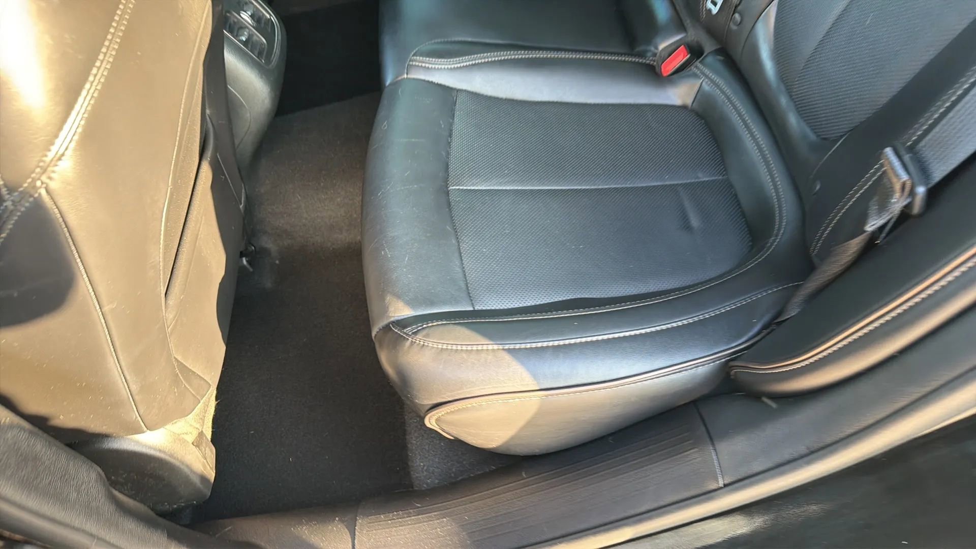 Used 2015 Chrysler 200 C w/ Navigation & Sound Group I image 38