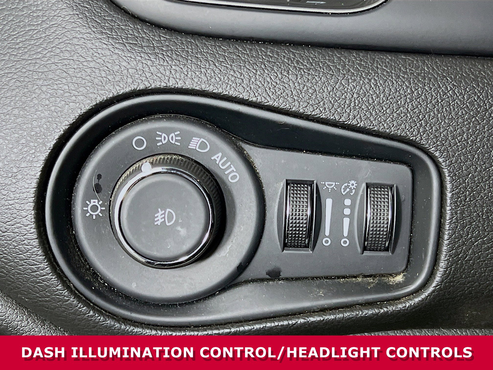 Used 2022 Jeep Renegade Latitude AWD/4WD image 13