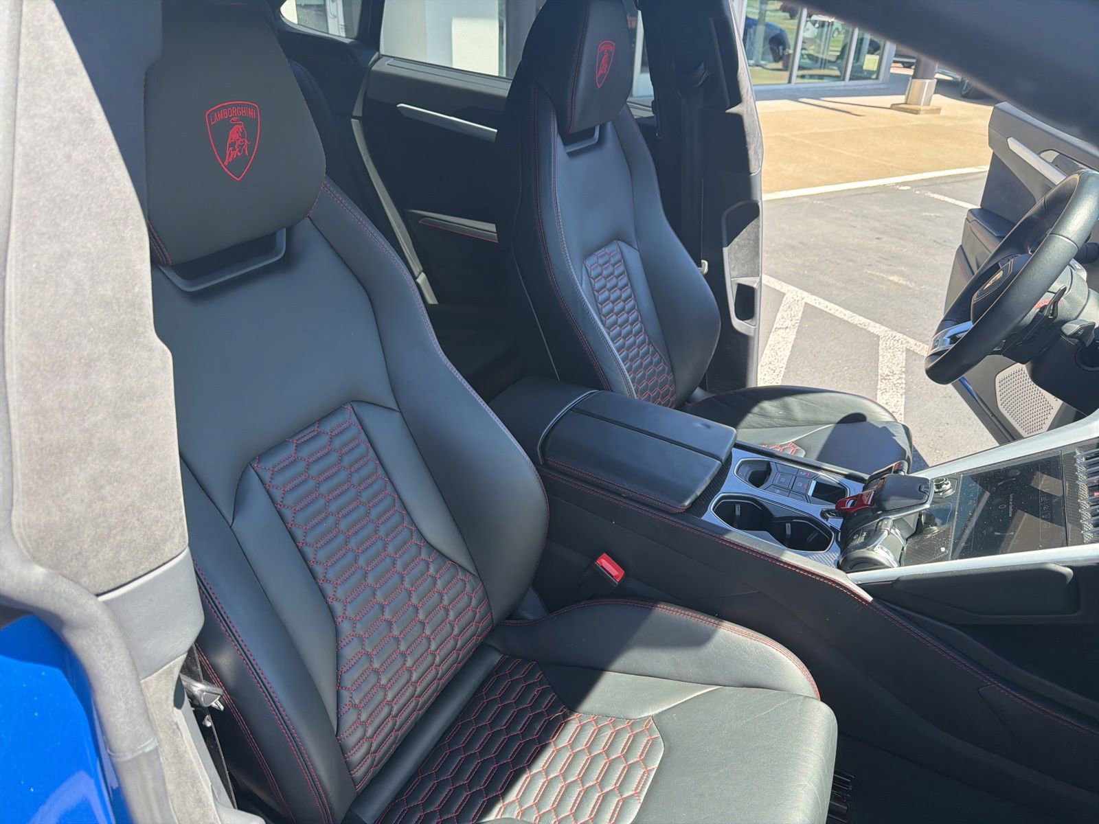Used 2020 Lamborghini Urus AWD/4WD image 37
