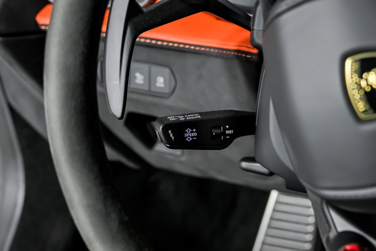 Used 2024 Lamborghini Revuelto AWD/4WD image 30