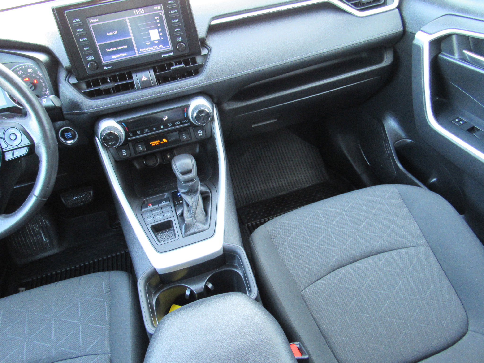 Used 2021 Toyota RAV4 XLE w/ XLE Grade Weather Package image 20