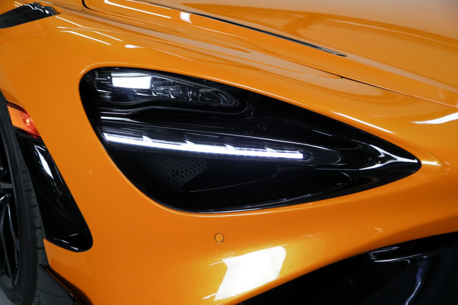 Used 2021 McLaren 765LT RWD image 12