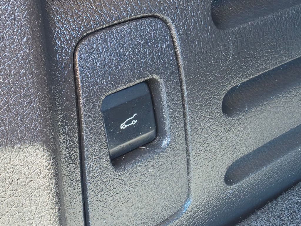 Used 2013 Ford Edge Limited FWD image 24