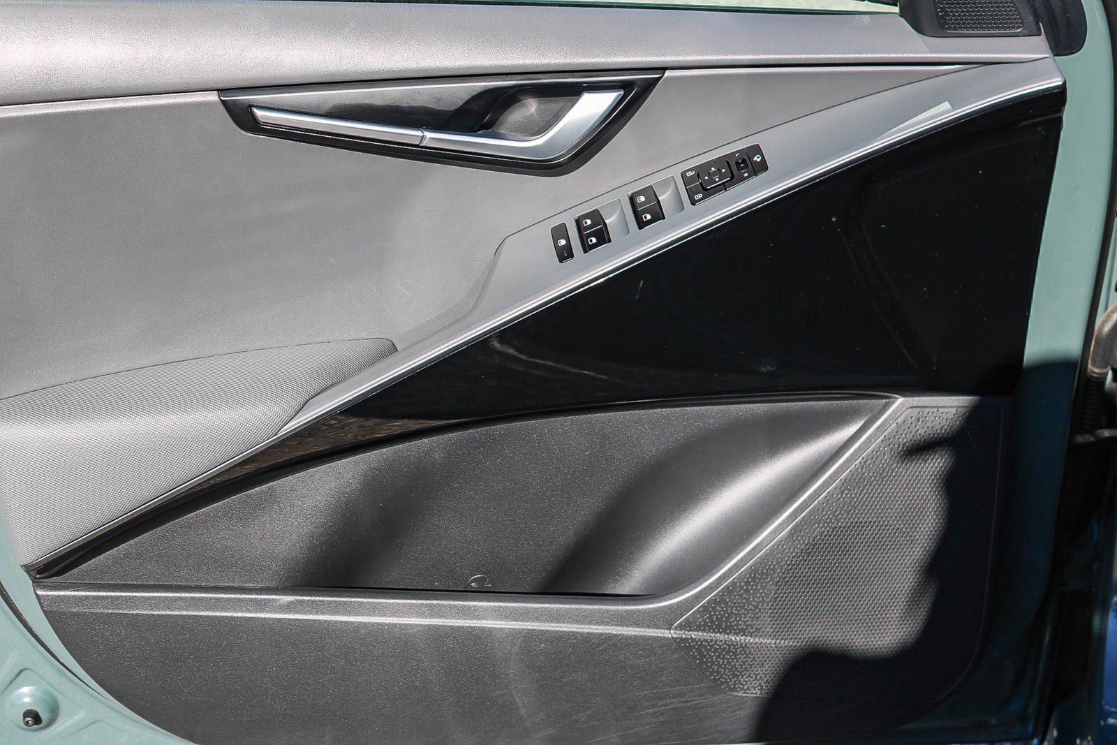 Used 2023 Kia Niro EX Touring image 21