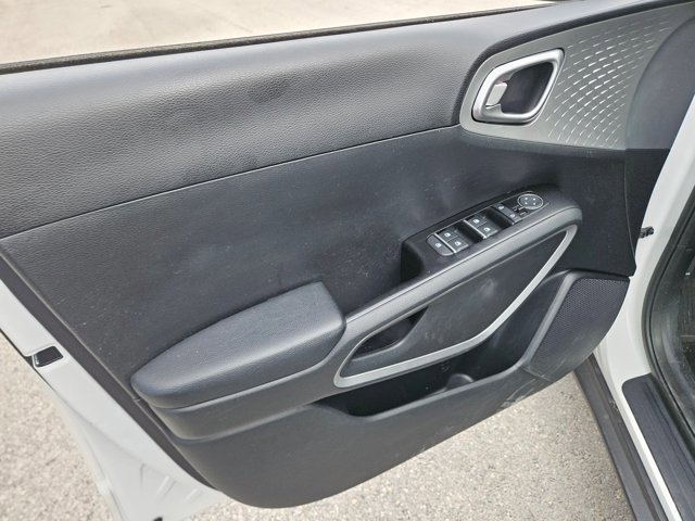 Used 2023 Kia Soul LX w/ Option Group 015 image 7