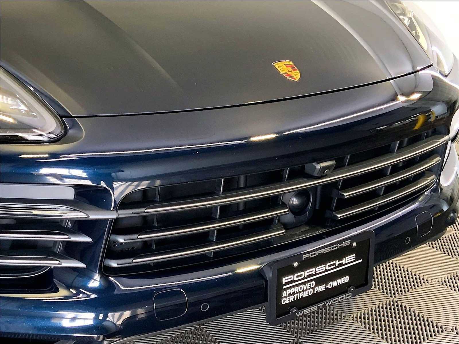 Certified 2023 Porsche Cayenne Platinum Edition AWD/4WD image 34