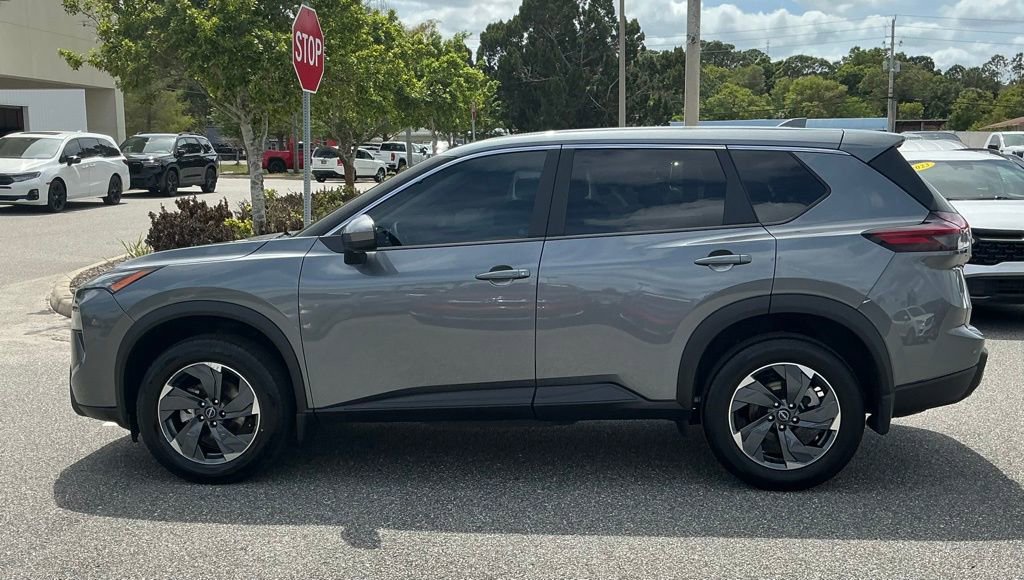 Used 2026 Nissan Rogue SV FWD image 3