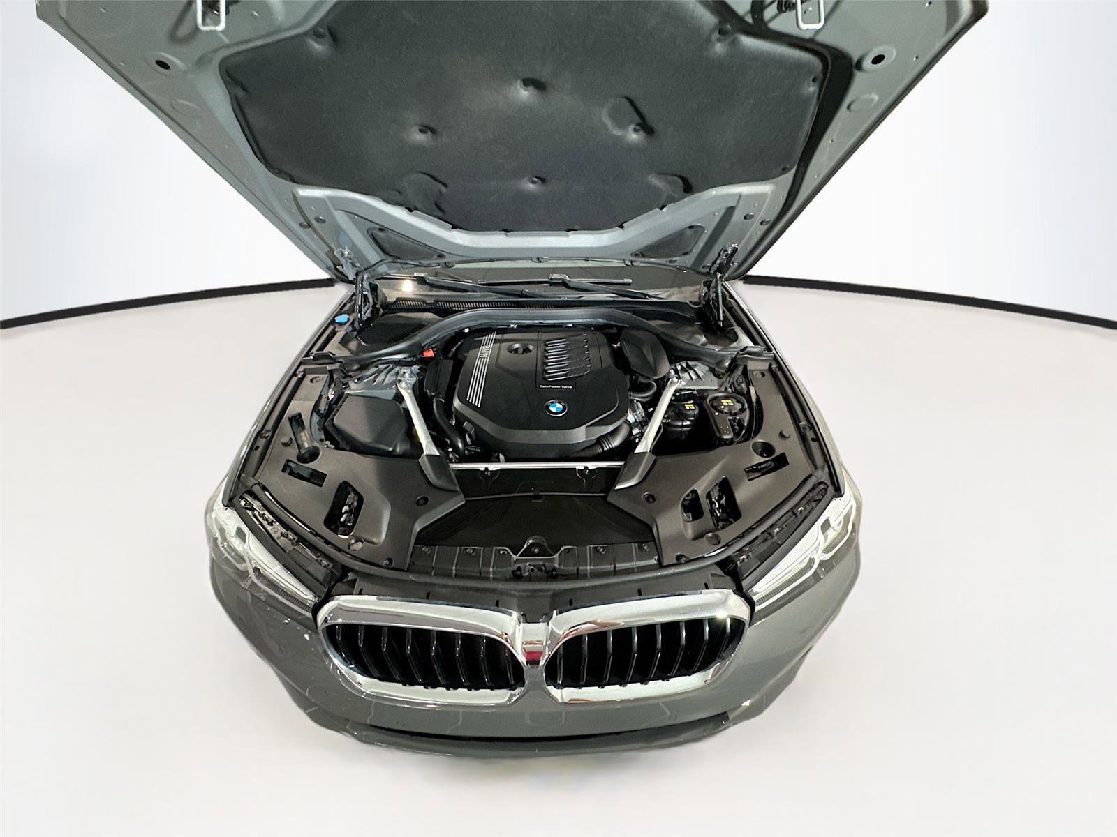 Used 2022 BMW 540i w/ Premium Package image 30