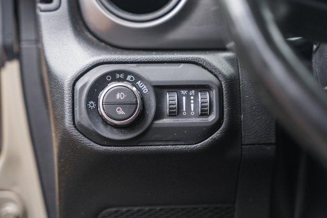 Used 2022 Jeep Gladiator Willys image 45