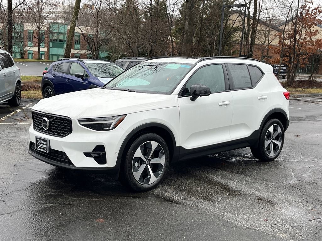 New 2026 Volvo XC40 B5 Plus w/ Protection Package Premier AWD/4WD image 5