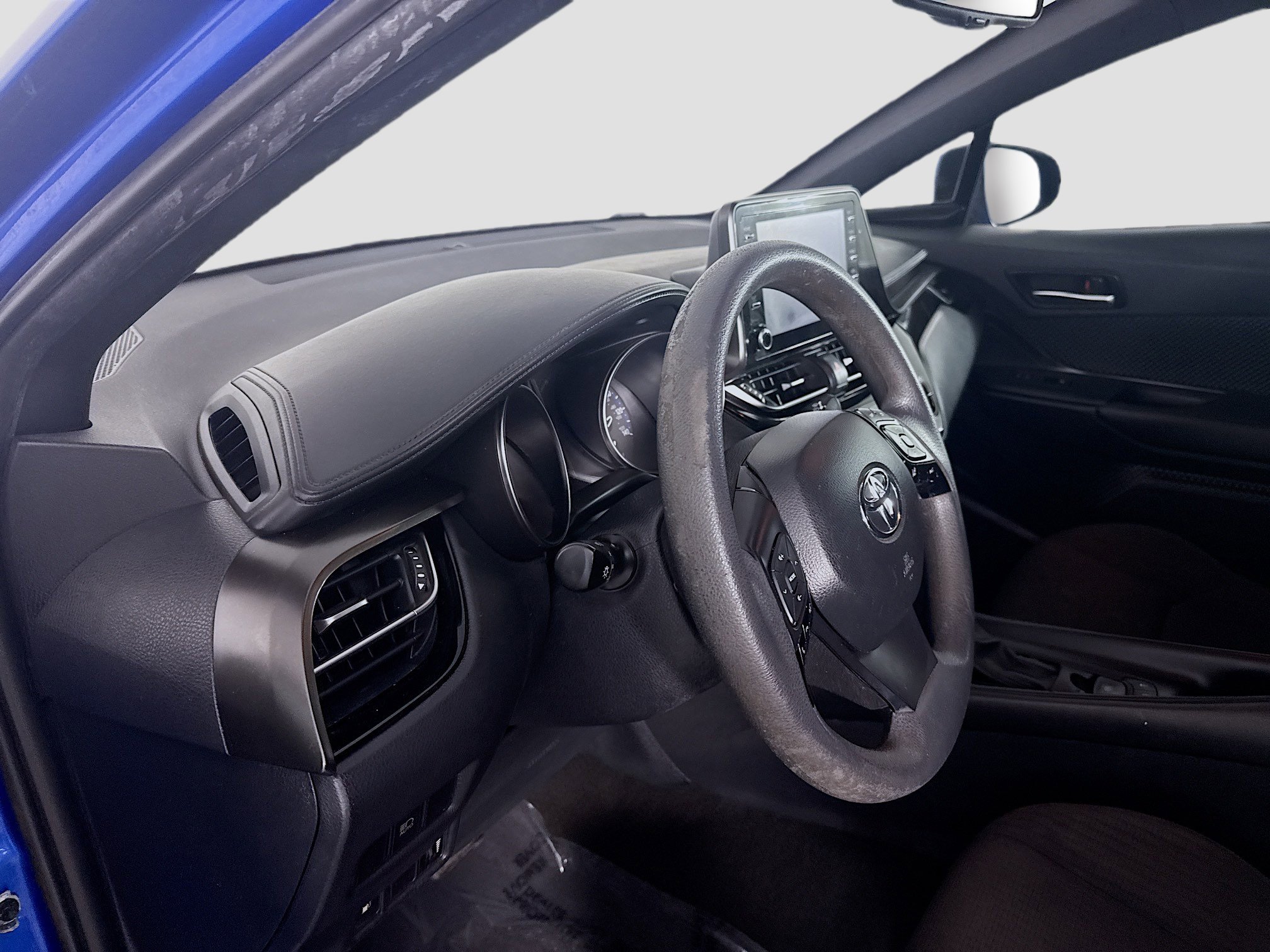 Used 2019 Toyota C-HR LE image 22