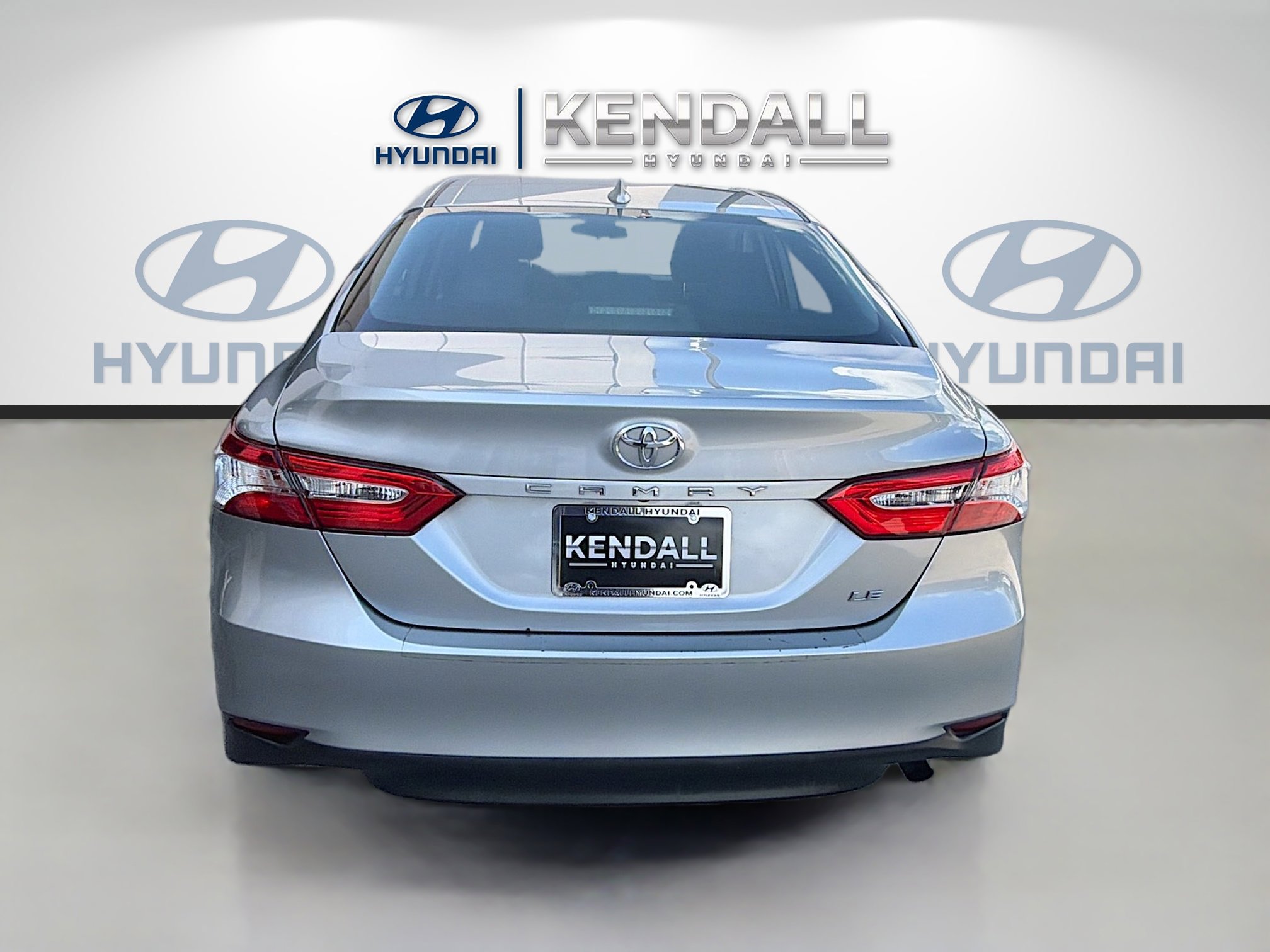 Used 2020 Toyota Camry LE FWD image 5