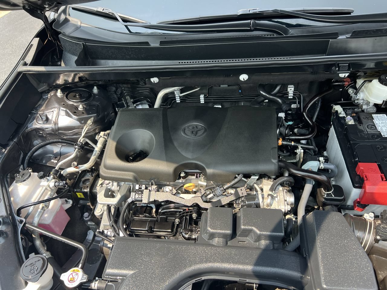 Used 2024 Toyota RAV4 XLE Premium FWD image 35