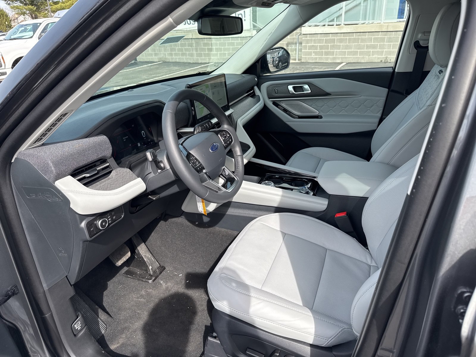 New 2026 Ford Explorer Platinum w/ LUX Leather Package AWD/4WD image 22