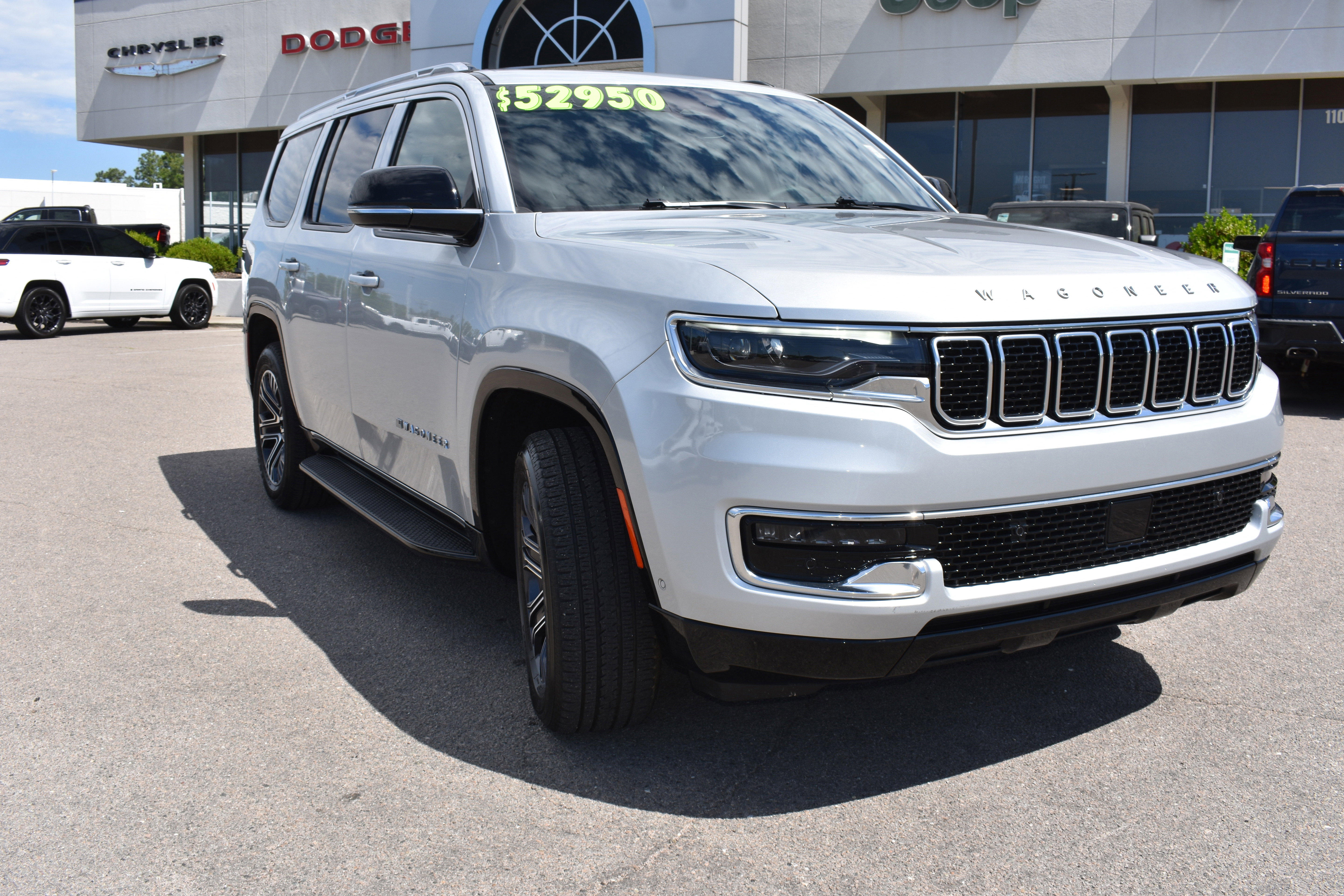 Used 2024 Jeep Wagoneer 4WD w/ Premium Group I image 3