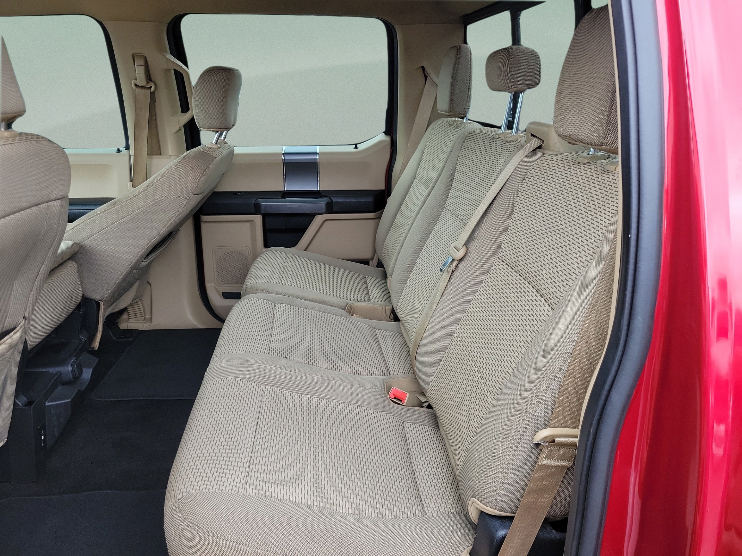 Used 2018 Ford F150 XLT w/ Equipment Group 302A Luxury AWD/4WD image 14