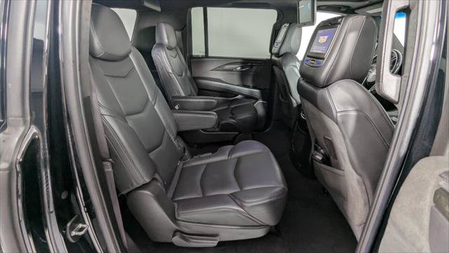 Used 2017 Cadillac Escalade ESV Platinum AWD/4WD image 17