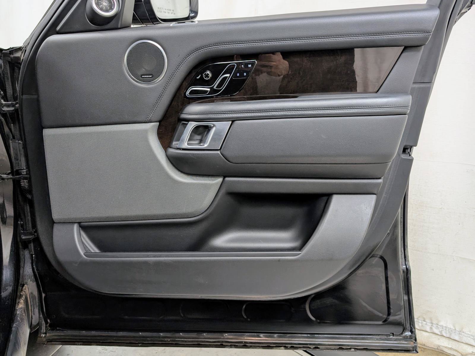Used 2020 Land Rover Range Rover AWD/4WD image 25