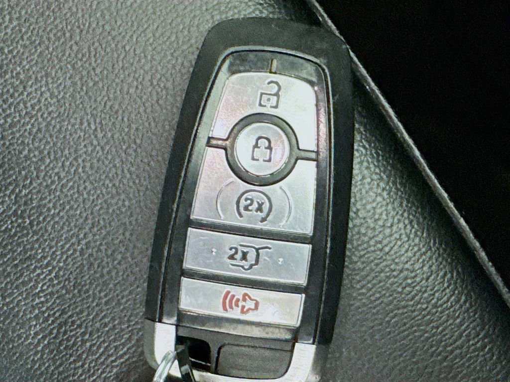 Used 2021 Ford Edge ST-Line FWD image 36