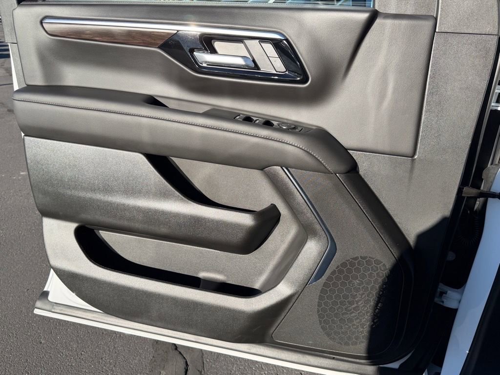 New 2026 Chevrolet Tahoe LS image 10