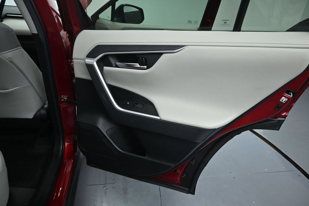 Used 2019 Toyota RAV4 Limited w/ Cold Weather Package AWD/4WD image 21