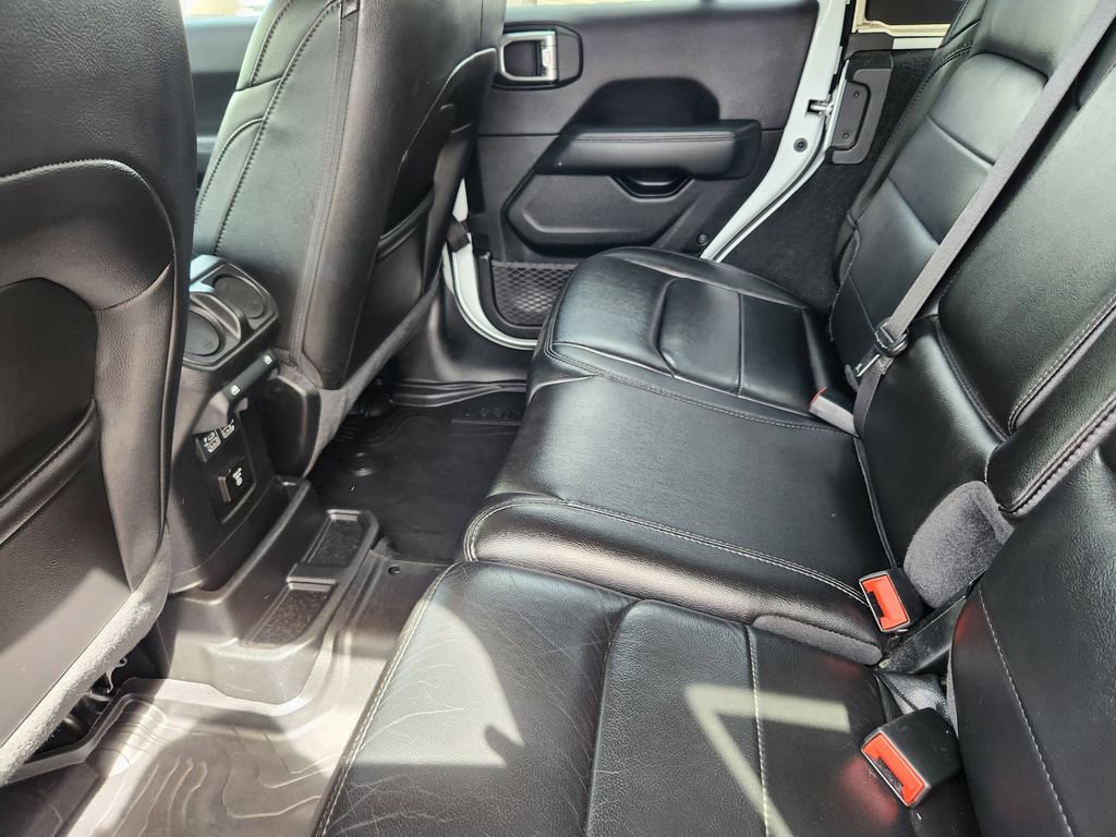 Used 2020 Jeep Wrangler Unlimited Sahara image 27