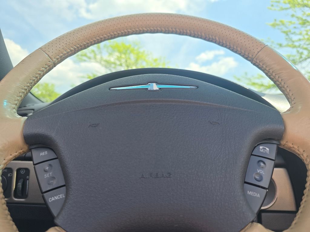 Used 2005 Ford Thunderbird RWD image 21