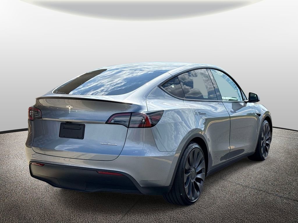 Used 2025 Tesla Model Y Performance AWD/4WD image 2