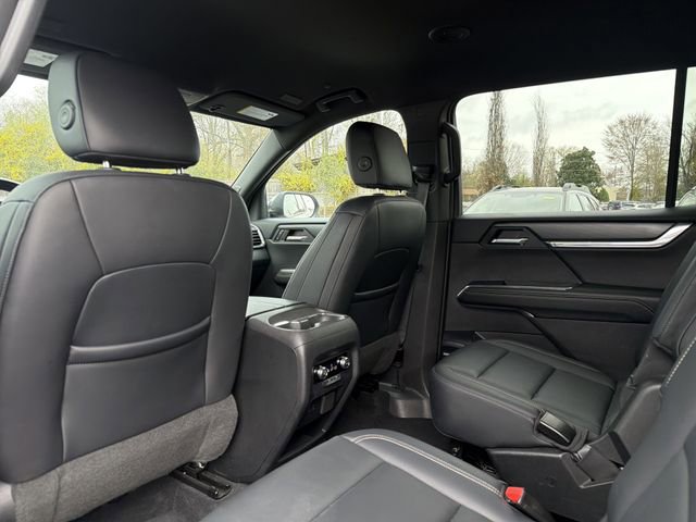 Used 2024 GMC Acadia Elevation image 13