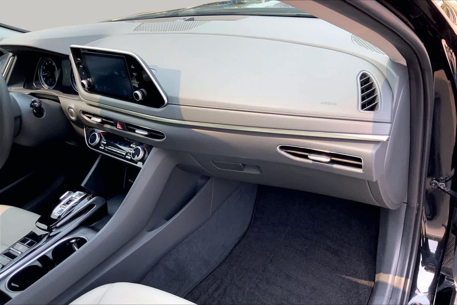 Used 2022 Hyundai Sonata SEL w/ Preferred Accessory Package FWD image 18
