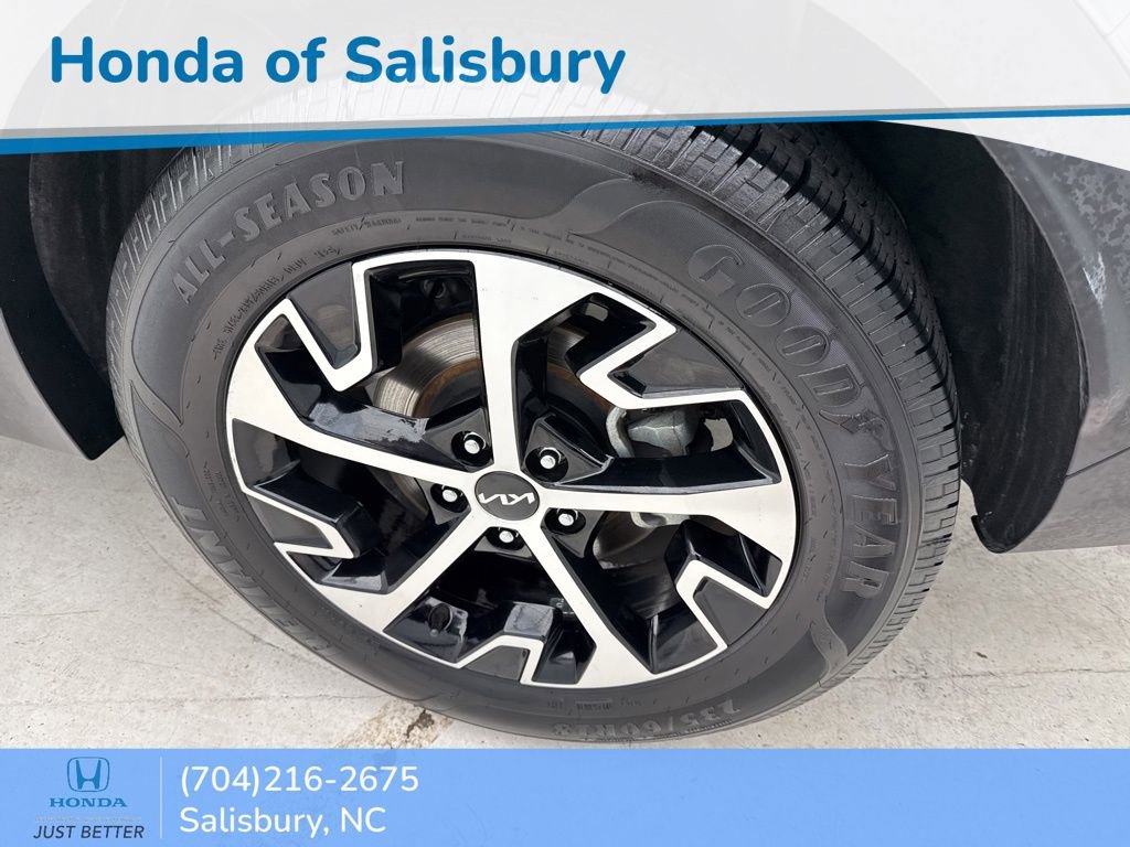 Used 2023 Kia Sportage EX image 6