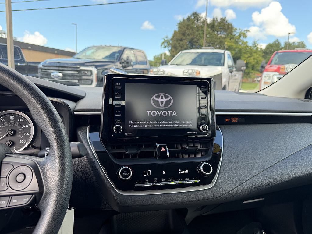 Used 2022 Toyota Corolla LE w/ Carpet Mat Package (TMS) FWD image 16