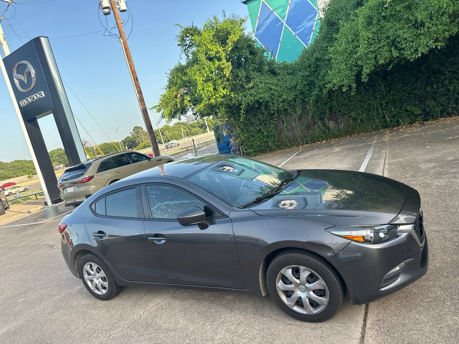 Used 2018 MAZDA MAZDA3 Sport FWD image 9