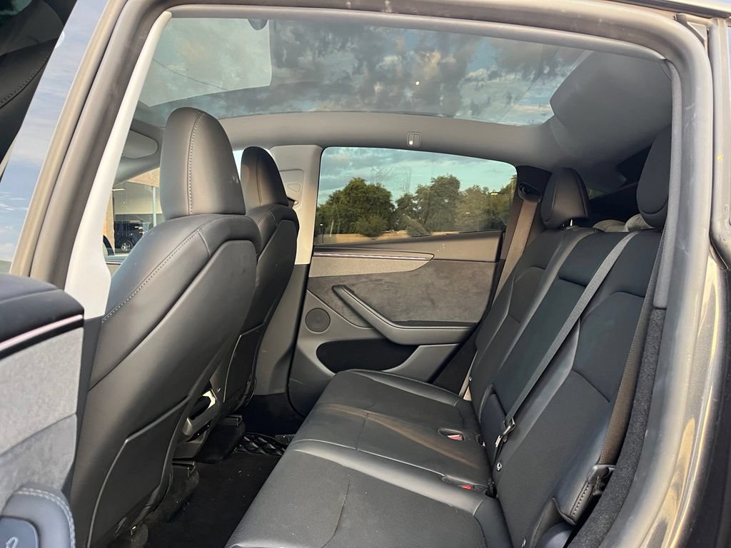 Used 2026 Tesla Model Y Long Range AWD/4WD image 17